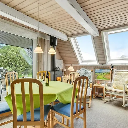 2 Bedroom Lovely In *